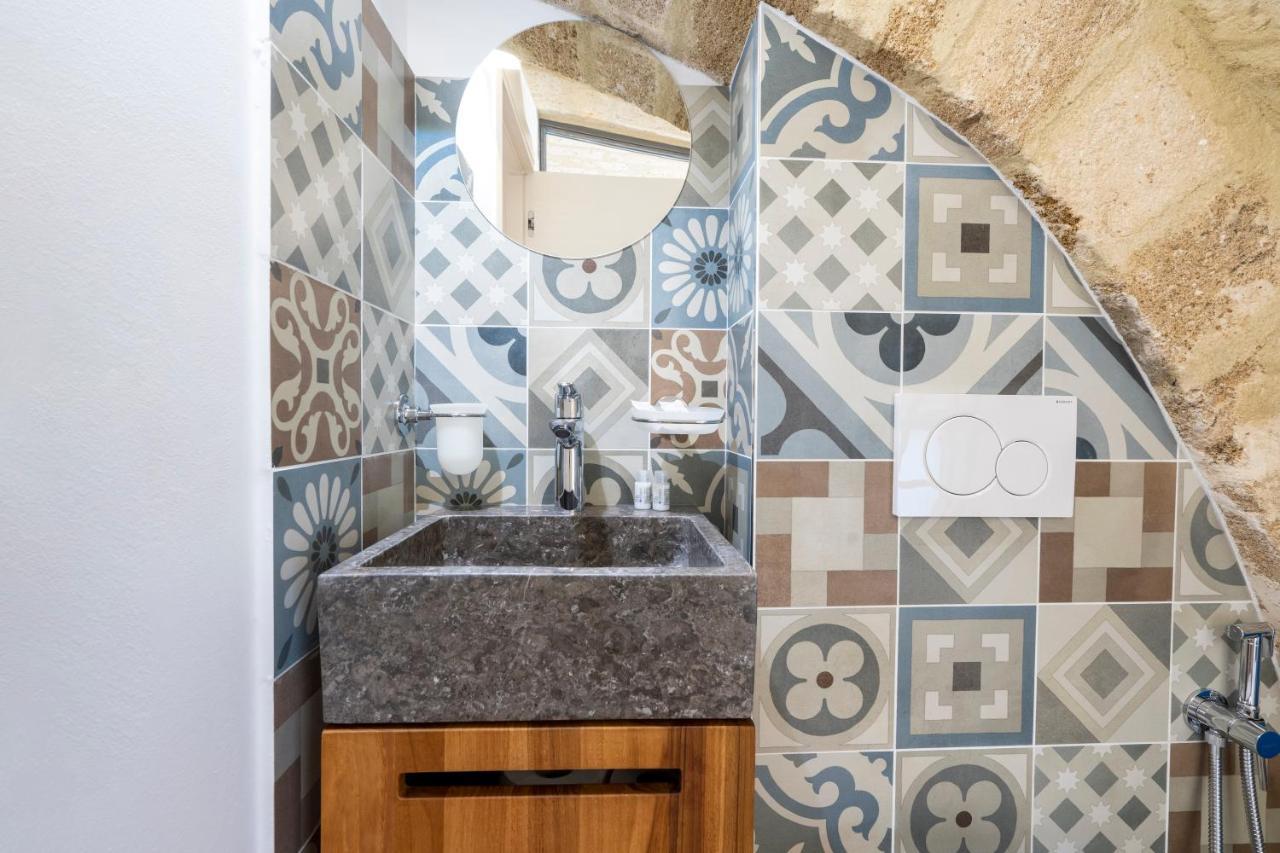 Stazione & Politecnico Stylish Apt With Netflix Bari Exteriör bild